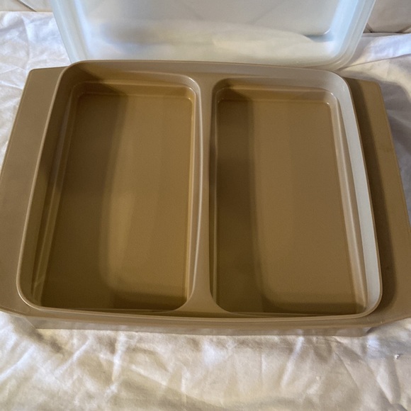 Vintage Deviled egg keeper by Tupperware Holds 16 halves. - Picture 4 of 7